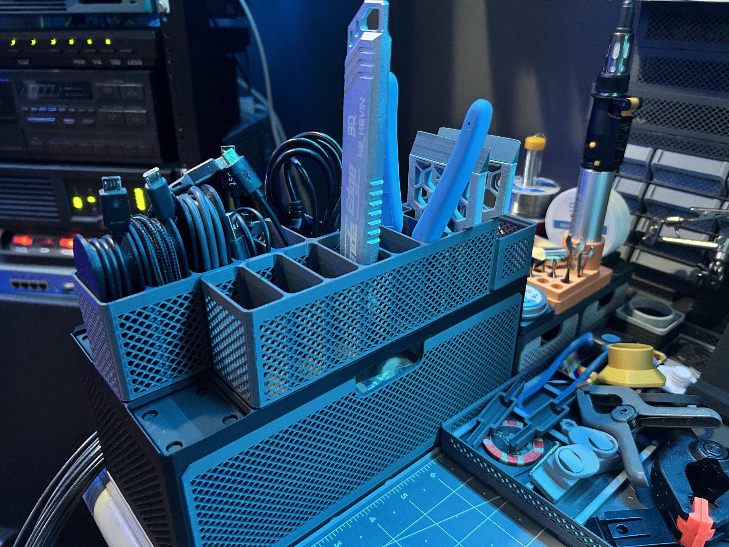مقاوم یواسبی کابل نظمدهنده گریدفینیتی — Rugged USB Cable Organizer - Gridfinity